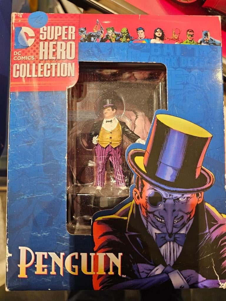 2 figurines en plomb Pingouin et Wonder Woman, Collections