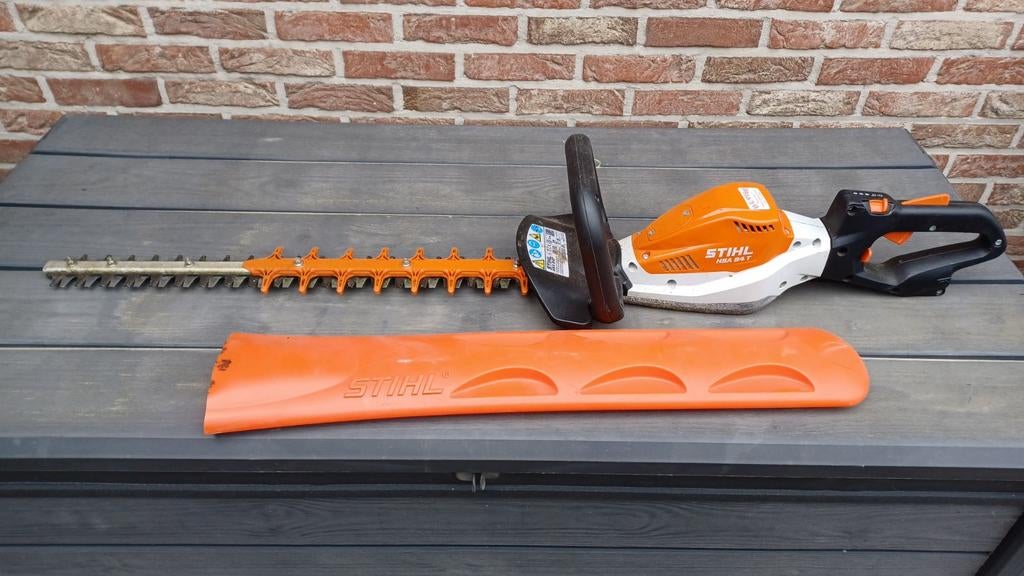 Taille-haie à batterie Stihl HSA94T, Jardin & Terrasse, Enlèvement, Batterie