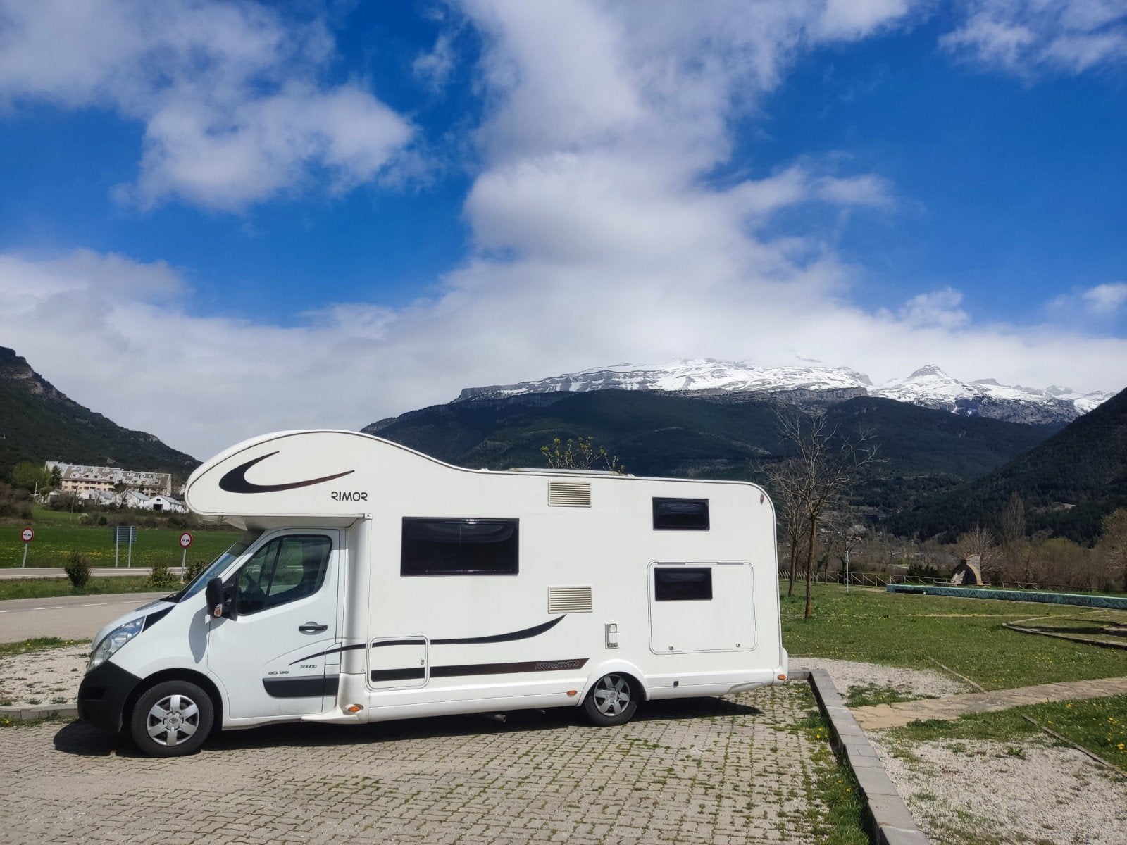 Rimor katamarano sound, Caravans en Kamperen, Particulier, Rimor, Luifel, Omvormer