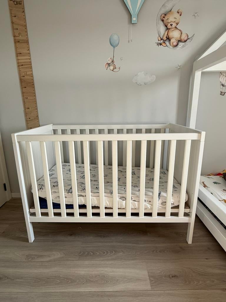 Lit bebe a vendre, Kinderen en Baby's, Kinderkamer | Complete kinderkamers, Gebruikt, Jongetje of Meisje, Ophalen