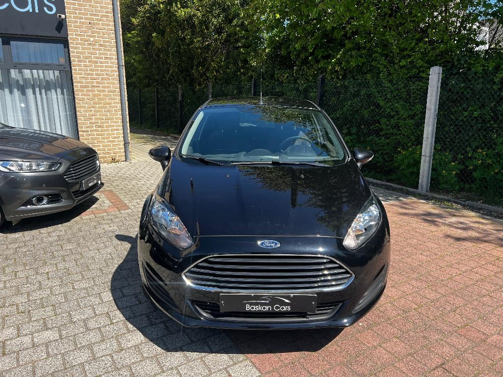 Ford Fiesta 1.0i/M2015/AIRCO/64.000KM/12M GARANTIE, Auto's, Euro 5, Stof, Zwart, Zwart