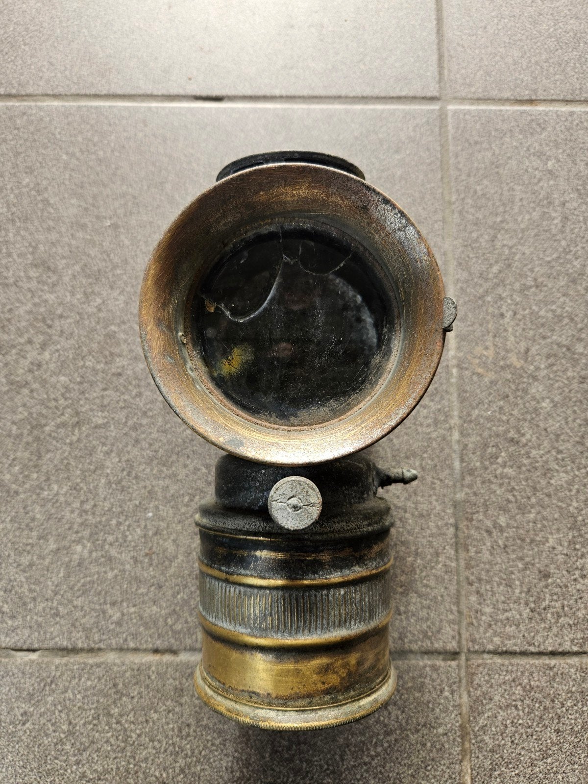 Antieke fietslamp, Ophalen