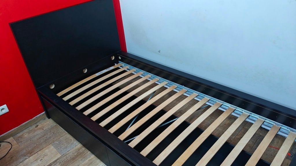 Gratis Malm 1 persoonsbed, Ophalen, Gebruikt, Eenpersoons, Bruin