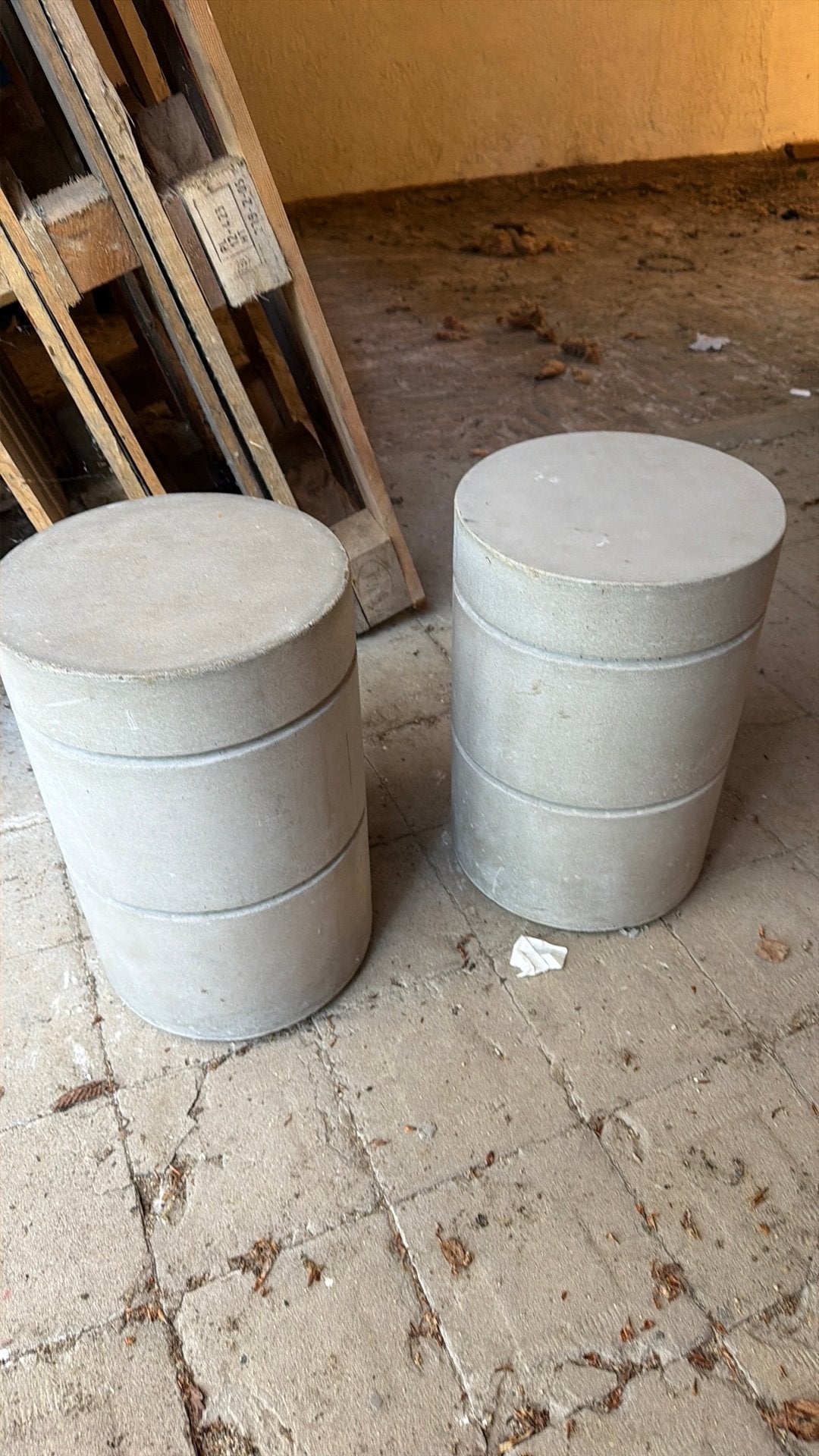 Tabourets en béton, Enlèvement, Comme neuf