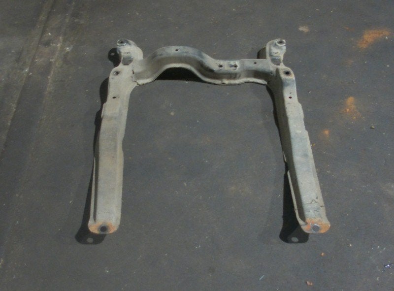 SUBFRAME VOOR Opel Vectra A (86 / 87) (01-1988/12-1995), Gebruikt, Opel, Opel Automobile GmbH, Kontakt-opel@opel.com