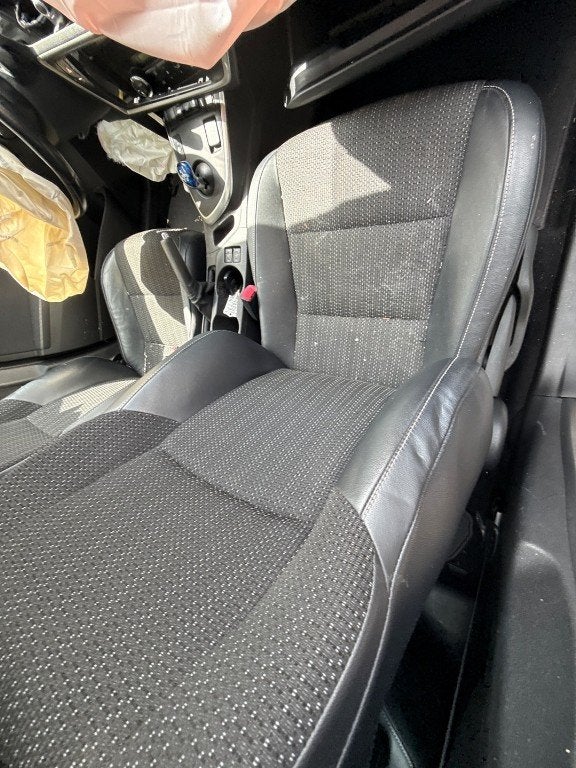 SIEGE AVANT DROIT ( PASSAGER ) Auris Touring Sports (E18), Autos : Pièces & Accessoires, Habitacle & Garnissage, Kundenbetreuung@toyota.de