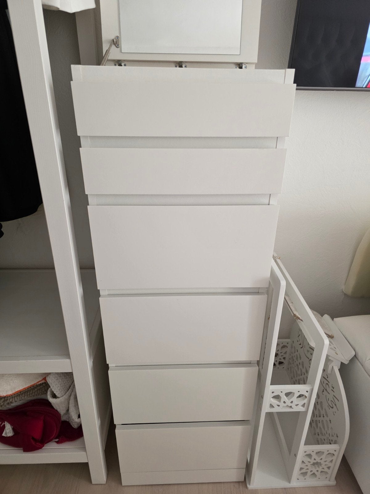 Commode Ikea excellent état avec miroir., Comme neuf