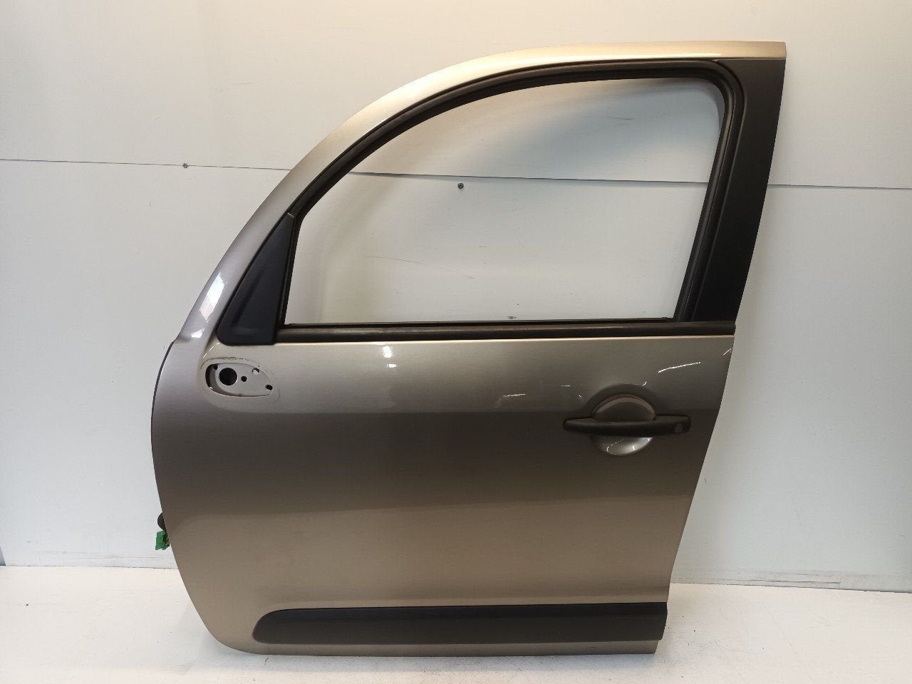 Portier links voor Citroën C3, Onderdelen@venauto.nl, Van der Ven Autorecycling B.V., Gebruikt, Ettenseweg 76, 4706 PB Roosendaal, The Netherlands