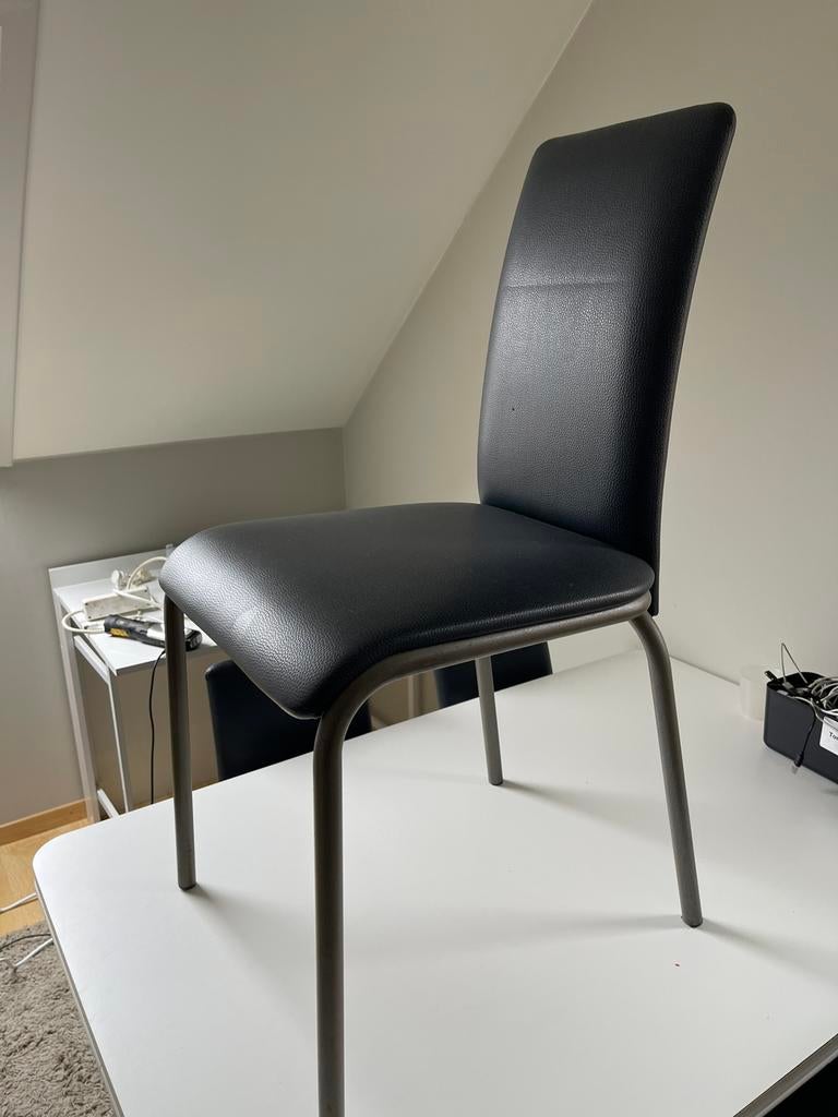 Keukenstoelen, Huis en Inrichting, Stoelen, Ophalen, Kunststof, Gebruikt, Zwart