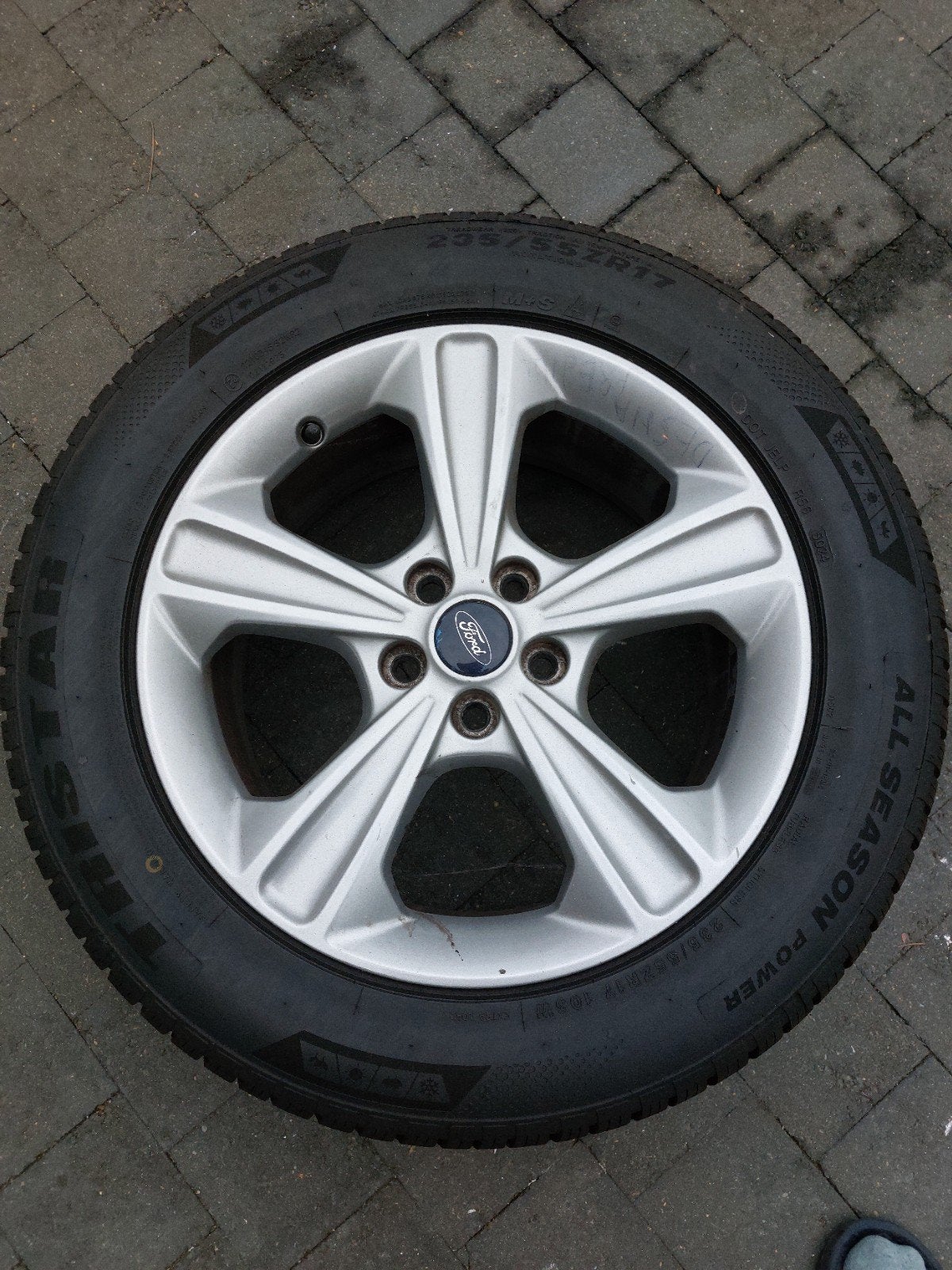 Jantes Ford d'origine avec pneus d'hiver M+S neufs !, Neuf, Pneus hiver, Enlèvement ou Envoi, 235 mm