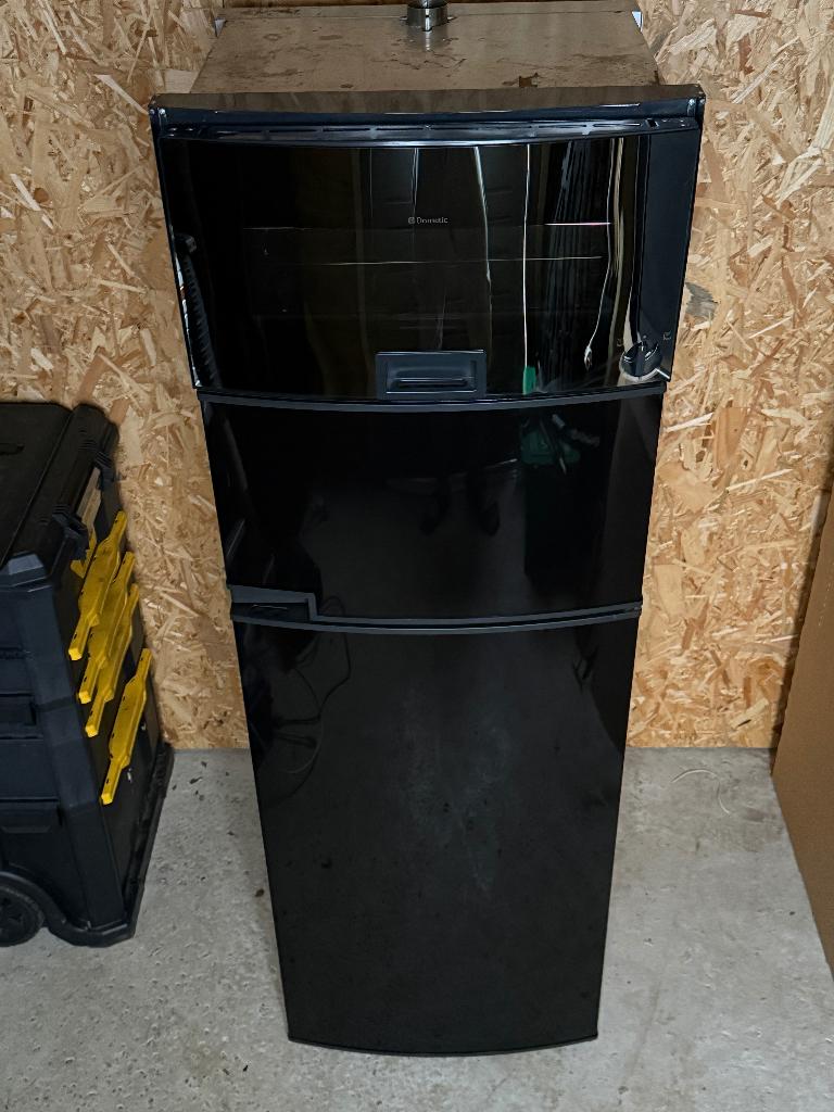 Dometic absorptie koelkast RMDT 8505 gereviseerd Tec tower, Enlèvement ou Envoi, Comme neuf