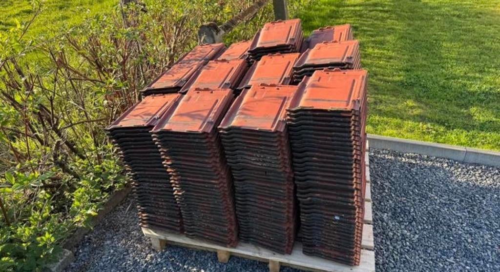 Dakpannen - stormpannen Wienerberger 400 stuks, Doe-het-zelf en Bouw, Dakpannen en Dakbedekking, Ophalen, Zo goed als nieuw, Zwart