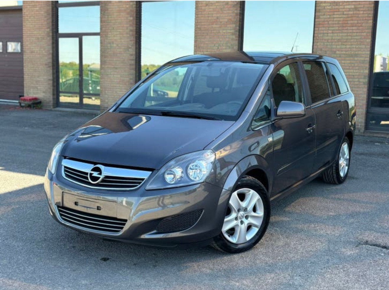 Opel Zafira 1.6 essence Airco 7 Place, Auto's, https://public.car-pass.be/vhr/78e83ea3-7a29-4071-9c3f-01070116b8ce, Elektrische ramen