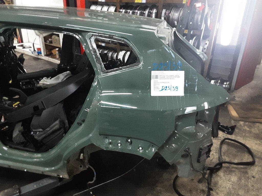 SPATBORD LINKS ACHTER Dacia Duster (DJF) (01-2023/-), Dacia, Gebruikt, Mevr. I. Hauben, Spatbord