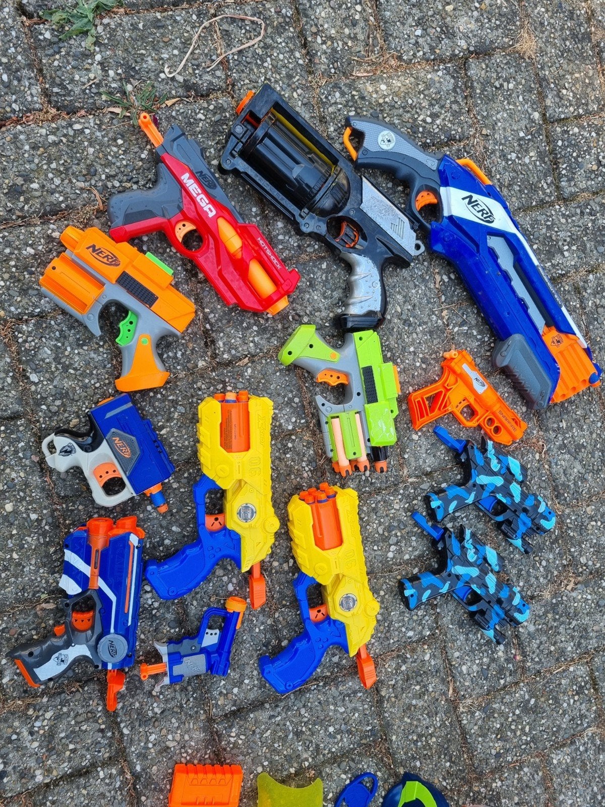 Grote Nerf set met geweren, vesten, munitie en accessoires, Enlèvement ou Envoi