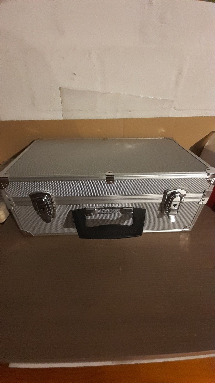 Aluminium cd koffer in nieuwe staat  zelden gebruikt, Muziek en Instrumenten, Ophalen of Verzenden