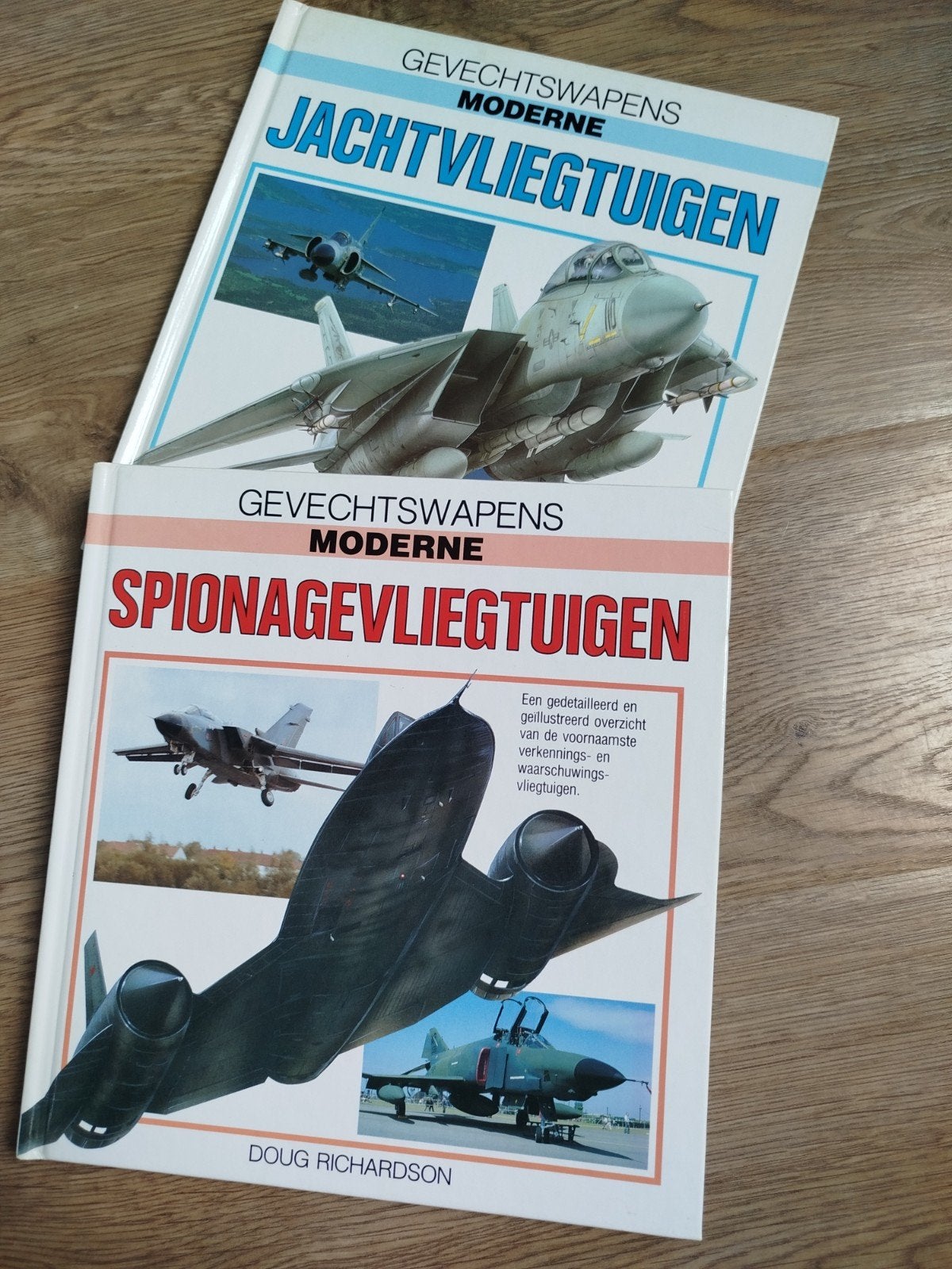 jachtvliegtuigen +spionagevliegtuigen, Boeken, Ophalen of Verzenden
