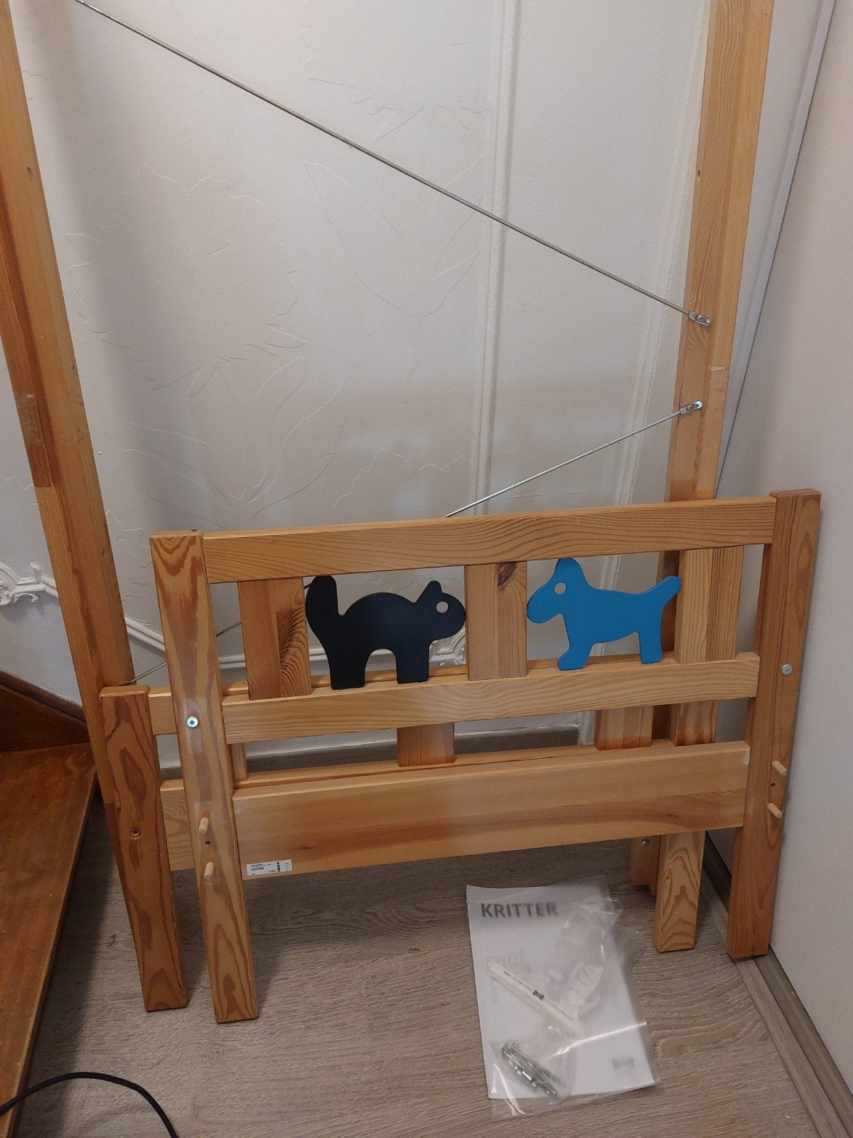 Knitter Ikea peuter-kleuterbed, Ophalen