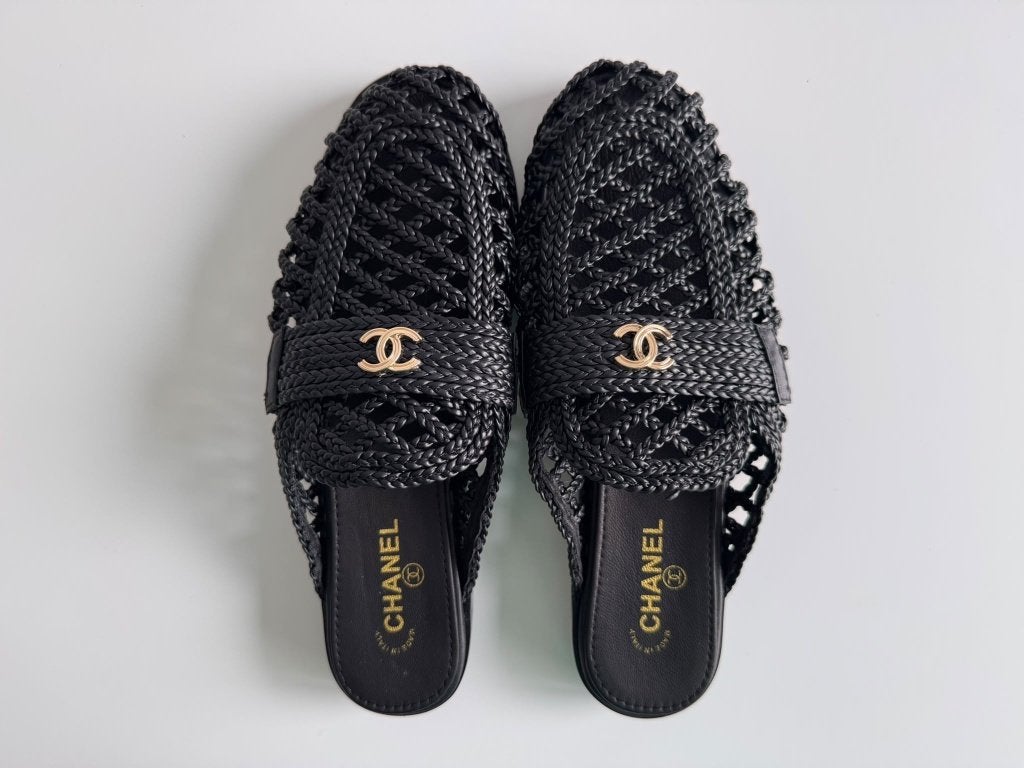 Sandales Chanel cuir tressé – Taille 38, Comme neuf, Noir, Sandales et Mûles, Chanel