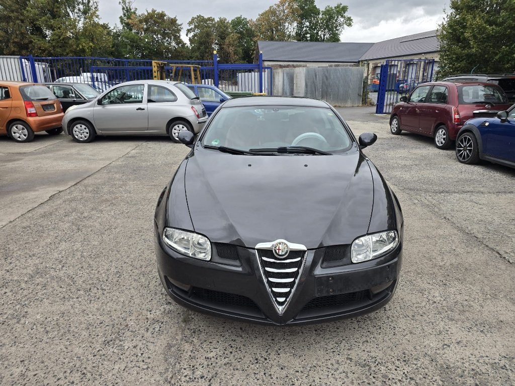Alfa gt 2000cc essence 2004 148000km cuir clim GARANTIE, Autos, Alfa Romeo, Argent ou Gris, Achat, Entreprise, Boîte manuelle