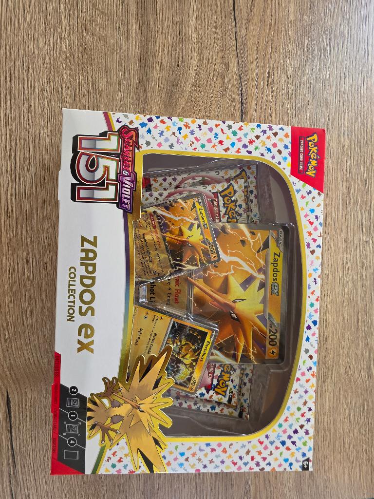 151 Zapdos Collection Box, Hobby en Vrije tijd, Verzamelkaartspellen | Pokémon, Ophalen, Nieuw