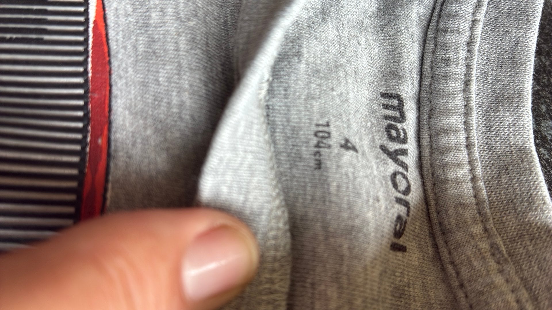 Grijse t shirt met auto 104 Mayoral, Ophalen, Zo goed als nieuw
