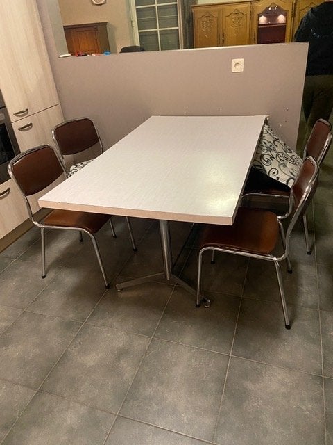 Keukentafel met 4 stoelen, Ophalen, Gebruikt