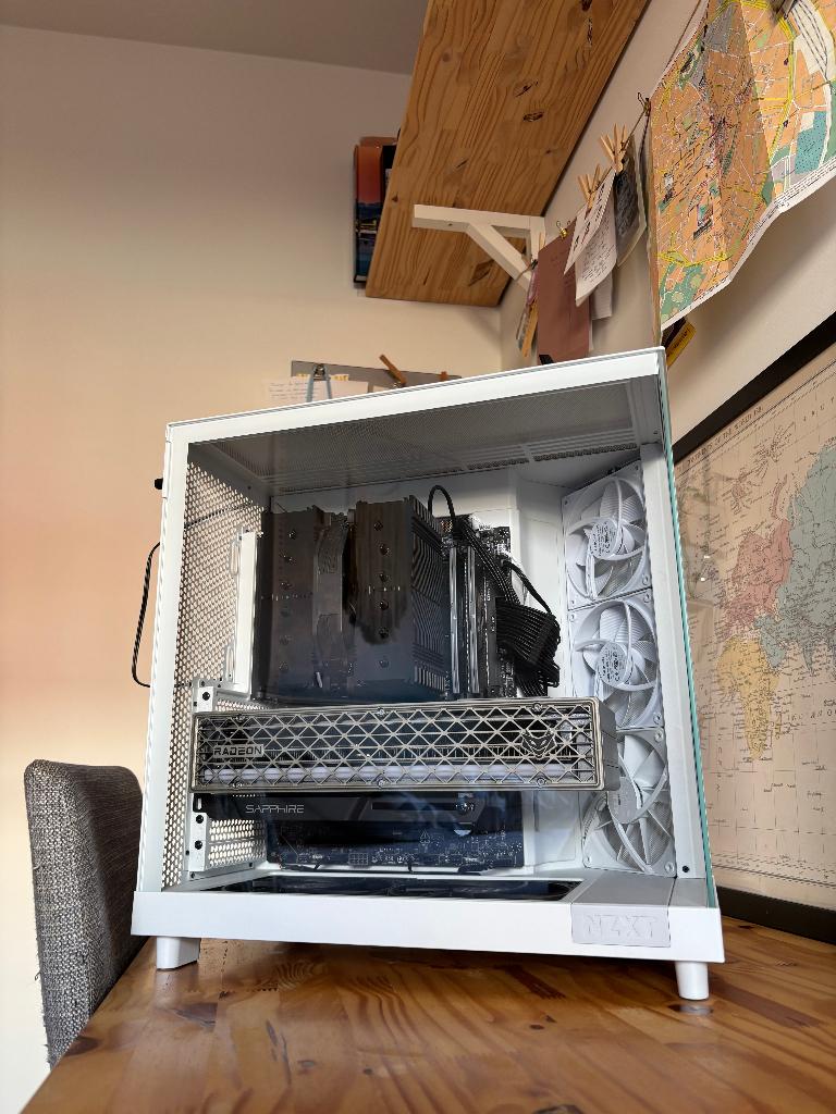 Game PC – AMD Ryzen 7 7800X3D / Sapphire RX 9070 XT 16GB, Ophalen, 64 GB of meer, Virtual Reality, Zo goed als nieuw
