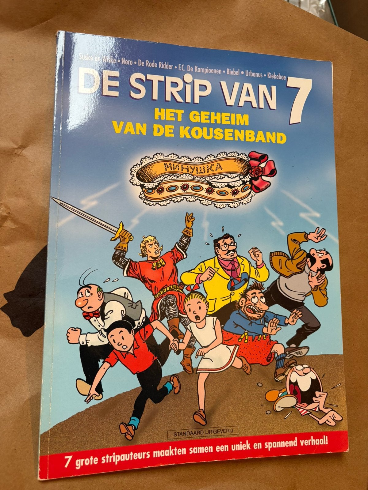 De strip van 7- het geheim vd kousenband 7grote stripauteurs, Boeken, Ophalen of Verzenden, Gelezen