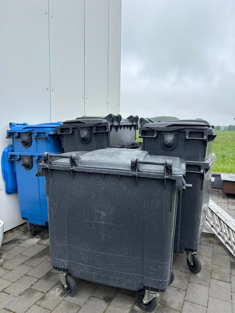 Afvalcontainers 660L, Ophalen