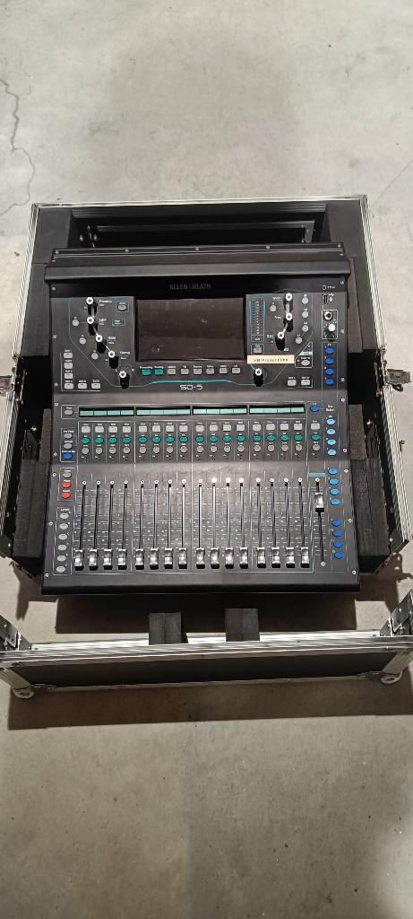 Allen & Heath SQ5 met Flightcase, Muziek en Instrumenten, Mengpanelen, Ophalen, Gebruikt, 20 kanalen of meer, Microfooningang