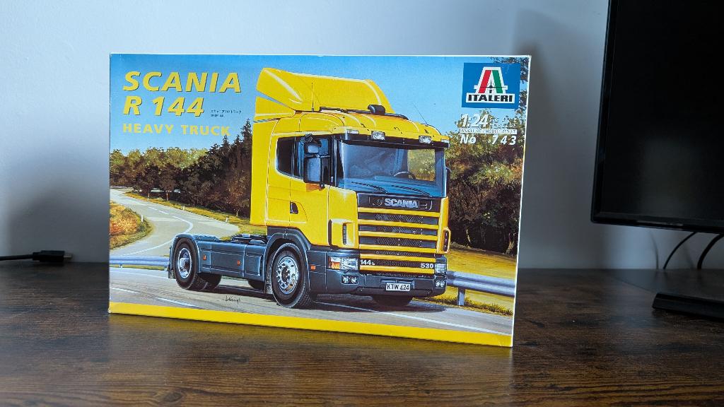 Italeri SCANIA 144 HEAVY TRUCK, Hobby en Vrije tijd, Ophalen, Italeri, 1:32 tot 1:50, Zo goed als nieuw