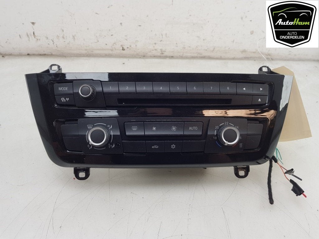 PANNEAU DE COMMANDE RADIO BMW 3 serie (F30), Utilisé, BMW, Petuelring 130
80809  München, DE, Bayerische Motoren Werke AG
