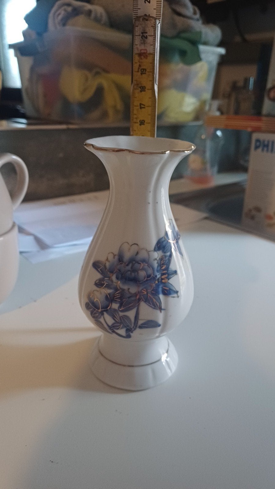 Leuke toffe vaas - bloemen - witte vaas met bloemenmotief, Antiek en Kunst, Ophalen of Verzenden