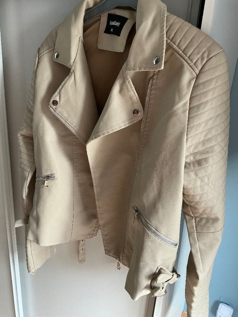 Blouson PU Femme M jamais été porté, Neuf, Taille 38/40 (M), Enlèvement ou Envoi, Beige