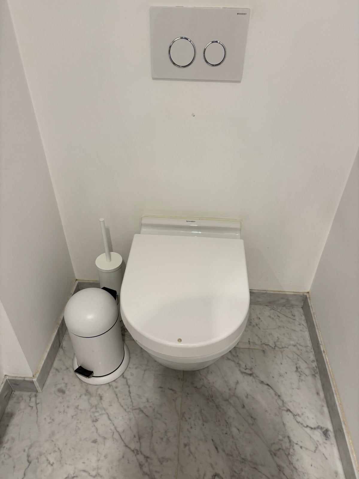 Toilet Duravit en spoelsysteem Geberit., Ophalen, Gebruikt, Toilet