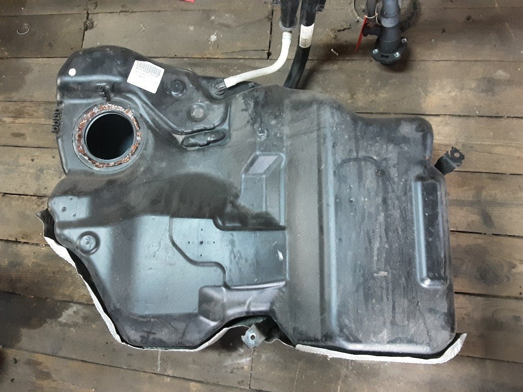 RESERVOIR CARBURANT Volkswagen Passat (3C2), Autos : Pièces & Accessoires, Volkswagen, Volkswagen AG, Utilisé, Kundenbetreuung@volkswagen.de