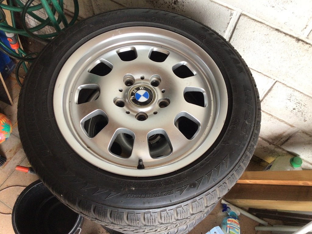 4 winter banden Bridcestone met velg voor bmw 1reeks, Ophalen, Gebruikt, Banden en Velgen, Personenwagen