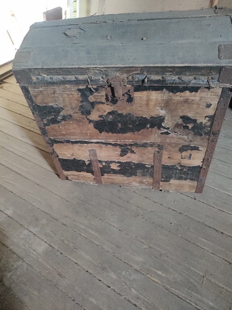 Oude houten koffer, Ophalen, Gebruikt