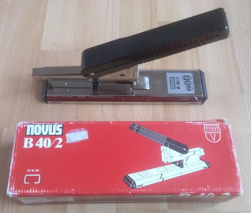 Nieuwe professionele nietmachine Novus B40/2, Diversen, Schoolbenodigdheden, Nieuw, Ophalen of Verzenden