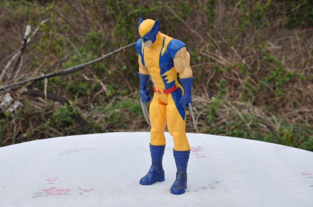 figurine marvel avanger volverine  29cm (3), Ophalen of Verzenden, Zo goed als nieuw, Overige typen