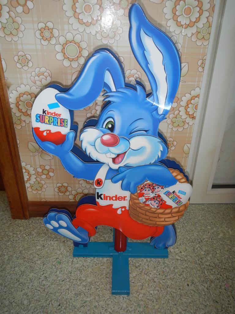 Panneau(lapin)publicitaire Kinder SURPRISE en carton.Prix 6€, Antiquités & Art, Curiosités & Brocante, Enlèvement ou Envoi