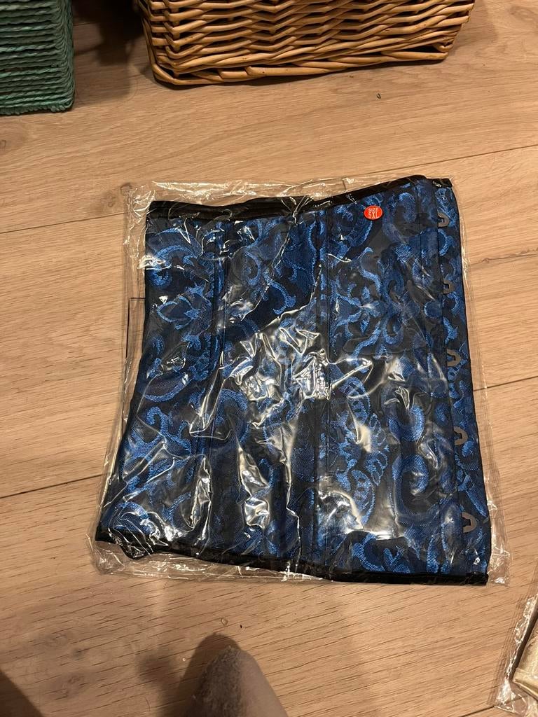 22 prachtige korsetten – nieuw of ongebruikt – €10/stuk, Kleding | Dames, Ophalen, Zo goed als nieuw
