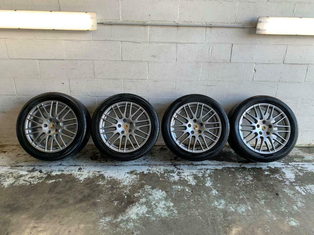 Set originele Porsche 20”Alu Cayenne ‘Spyder’ + zomerbanden, Auto-onderdelen, Banden en Velgen, Ophalen, Gebruikt, 275 mm, Banden en Velgen
