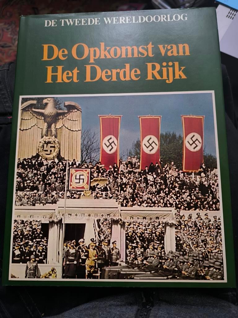 De tweede wereldoorlog - De Opkomst Van Het Derde Rijk, Ophalen of Verzenden, Zo goed als nieuw