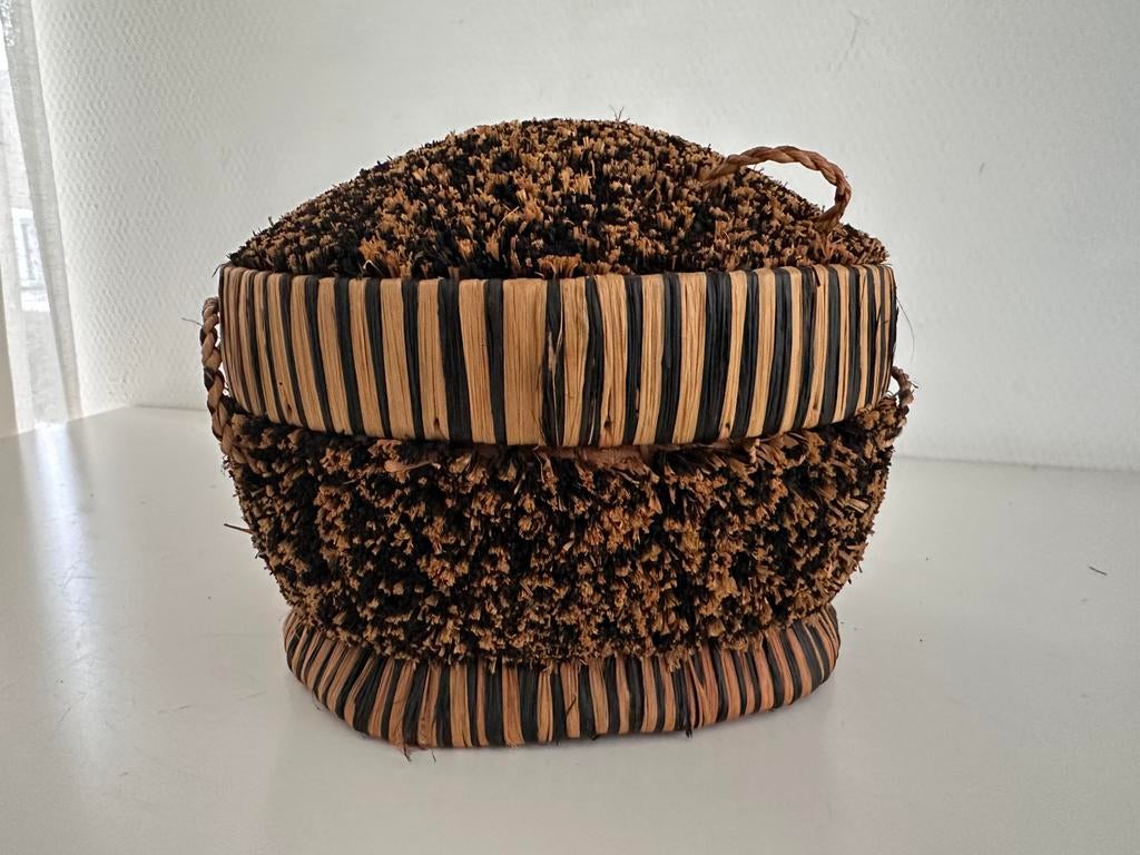 Panier Kuba Kasai Velvet Collection Anthropologist, Antiquités & Art, Envoi
