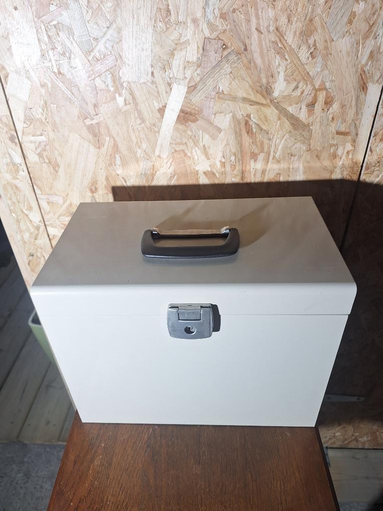 Valise de rangement documents en métal, Enlèvement ou Envoi, Utilisé, Autres types