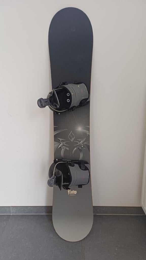 Planche snowboard Flow 156 + fixations Flow, Sport en Fitness, Snowboarden, Board, Ophalen