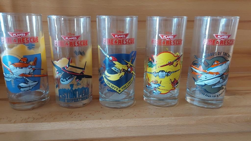 lot de verres Disney, Collections, Verres & Petits Verres, Enlèvement ou Envoi, Neuf