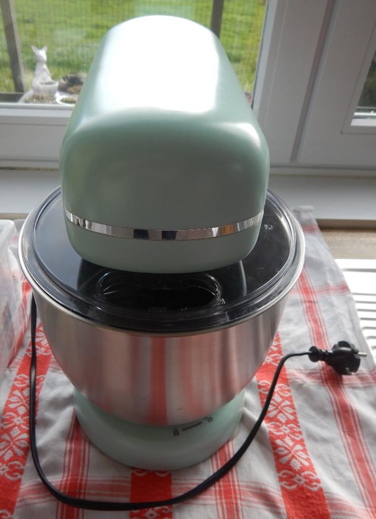 Batteur-robot SILVERCREST 600 watt en très bel état., Electroménager, Mélangeurs de cuisine, Enlèvement ou Envoi, Comme neuf